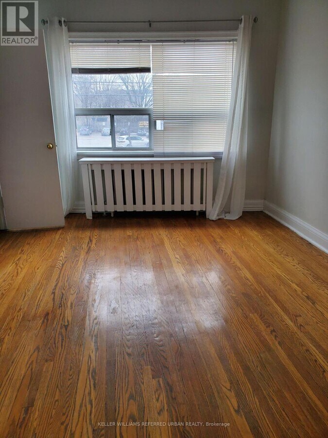 Photo - 2017 Avenue Rd