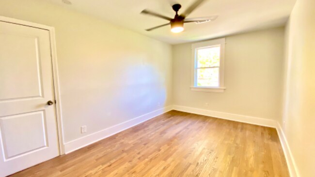 658 Cascade Ave SW Unit A