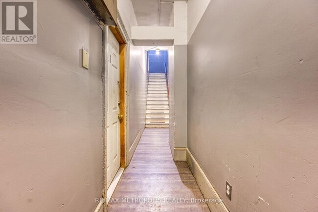 Photo - 132 Forsyth St S Unité 2