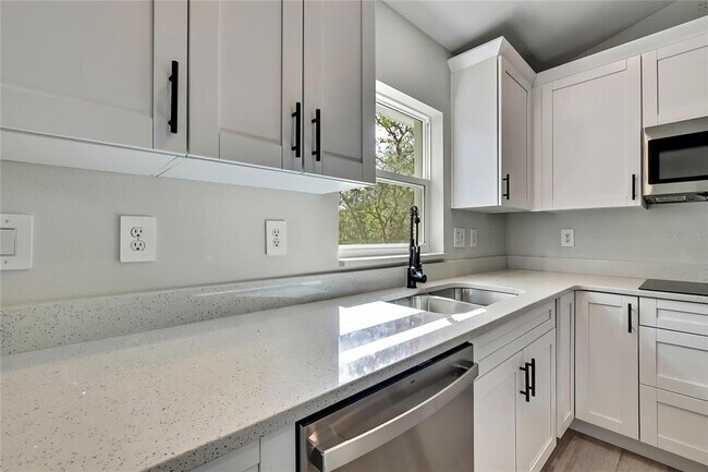 Photo - 6360 SW 156th St