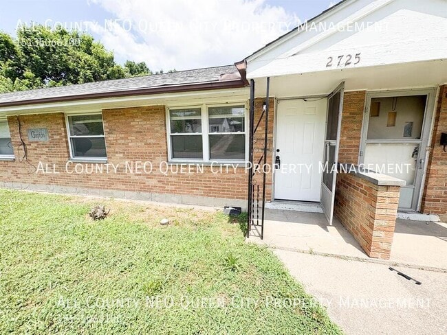 Photo - 2725 McCall St