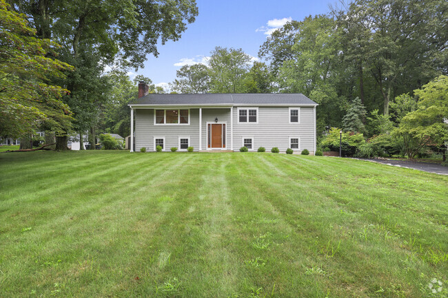 Building Photo - 9 Cranbury Woods Rd Rental