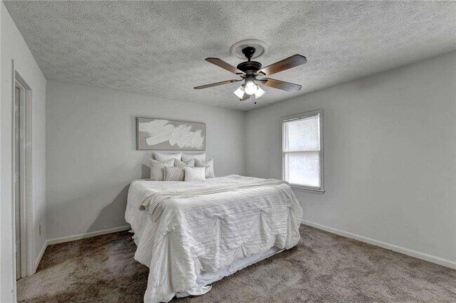 Photo - 979 Park Gate Pl