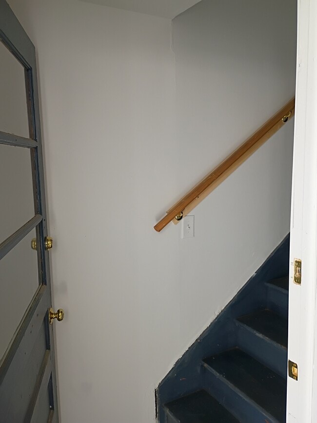 Building Photo - 2497 Caton Rd Unit 3