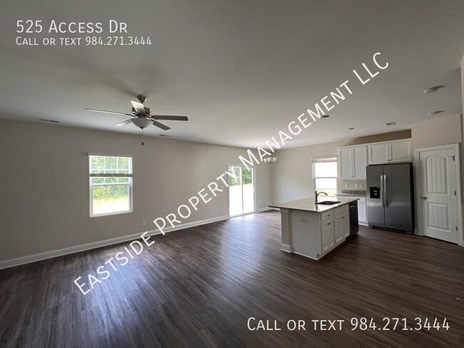 Photo - 525 Access Dr