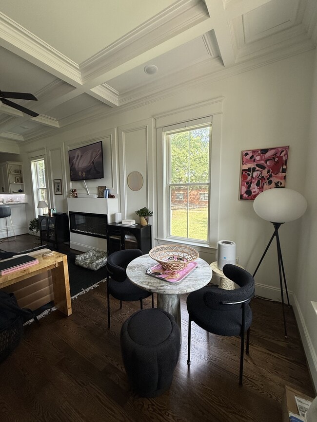 Photo - 115 E 12th St