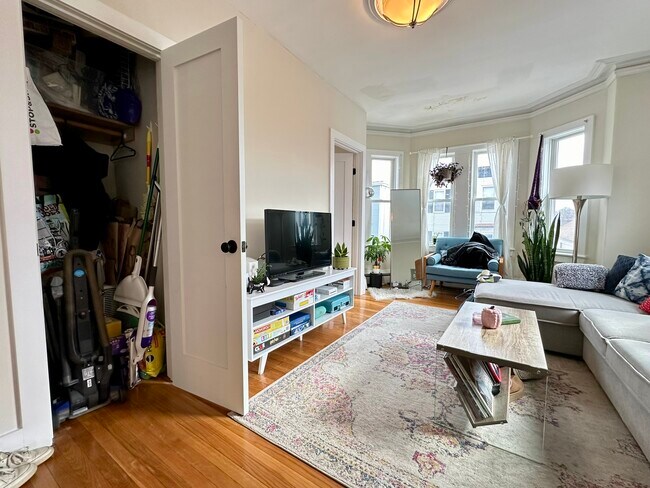 812 Parker St