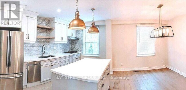 Photo - 1896 John St.