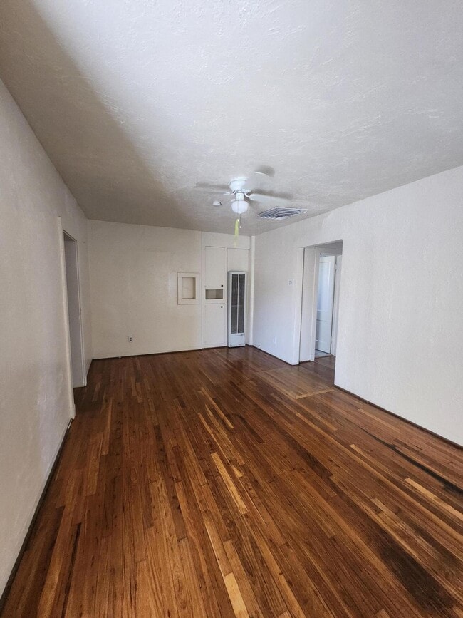 Photo - 1306 Los Tomases Dr NW