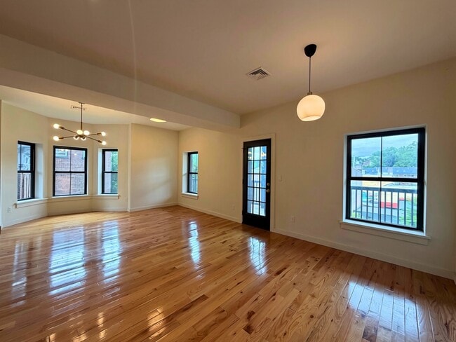 Building Photo - 203 Liberty St Unit 3