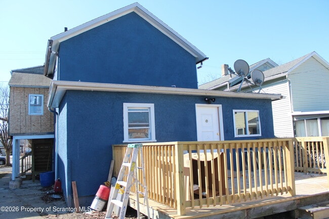 Photo - 335 Phelps St