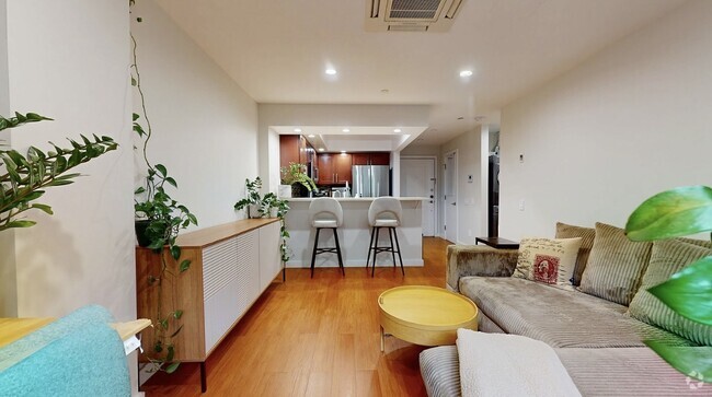 Building Photo - 2112 33rd St Unit 2A Rental