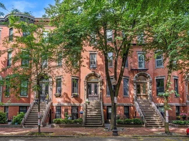 Building Photo - 19 Greenwich Pk Unit 2