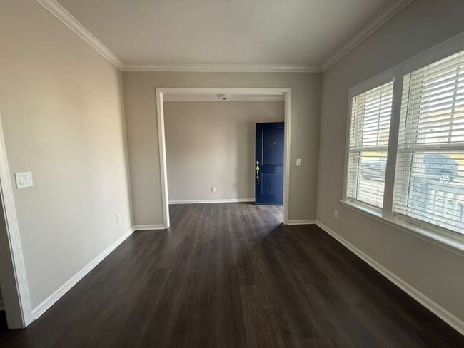 Photo - 2035 Beacon Ave