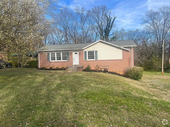 Building Photo - 204 Cheyenne Trl Rental