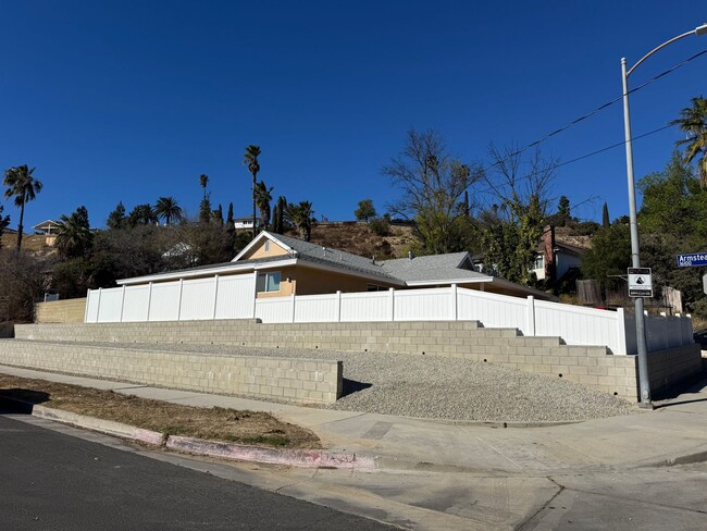 Beautifully Remodeled Granada Hills Pool Home - Beautifully Remodeled Granada Hills Pool Home