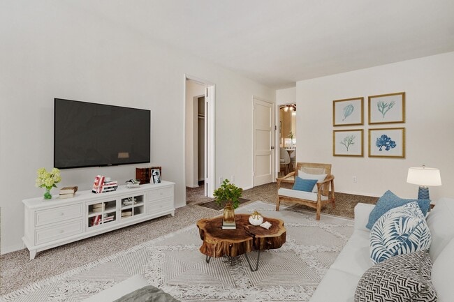 Photo - Banner Circle Apartments