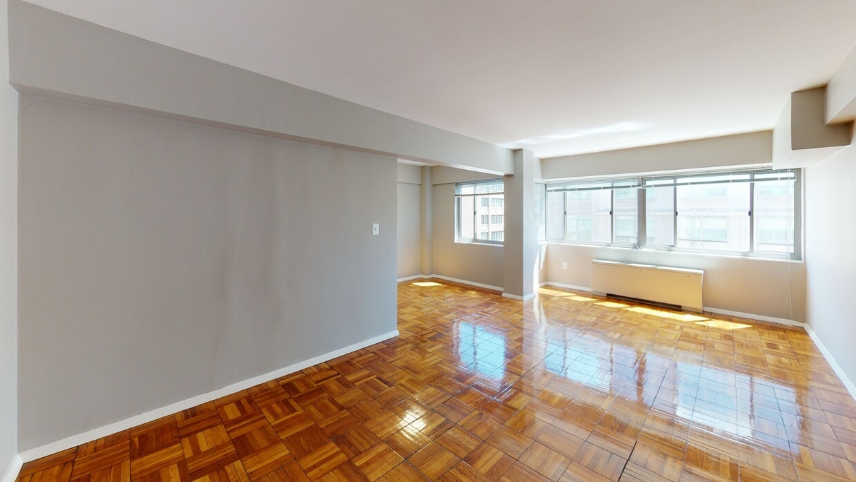 Photo - The York and Potomac Park Apartments