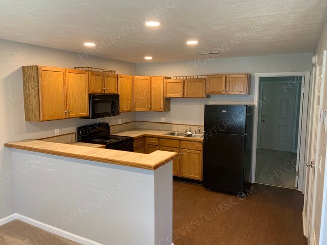 Building Photo - 123 Evergreen Trl Unit C