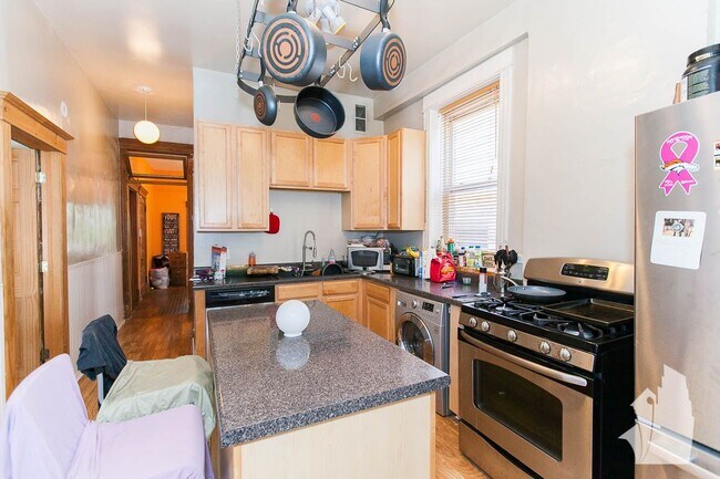 Photo - 3336 N Sheffield Ave