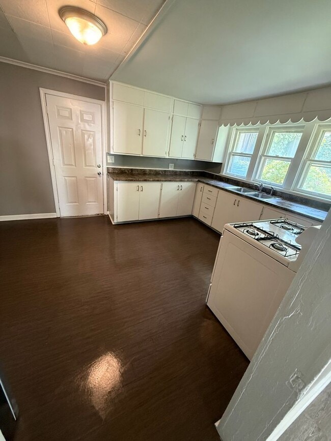 1910 N Lyon Ave Unit 1910 N Lyon Unit B