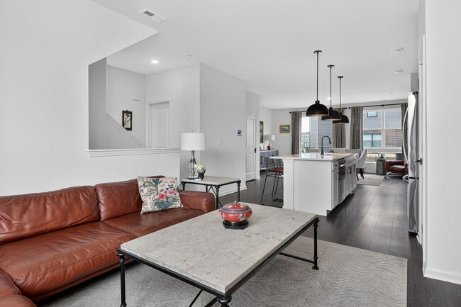 Photo - 2213 Venture Dr