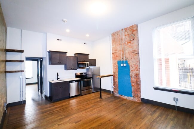 Photo - 1533 Pleasant St