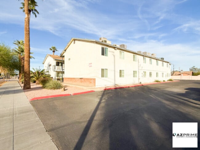 Photo - FREE FIRST MONTH'S RENT MOVE IN SPECIAL! Inviting 2/1 Phoenix Apartment with Modern Comforts!