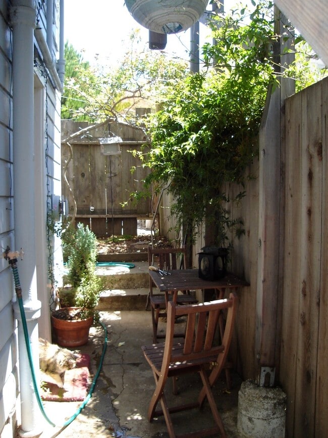 Building Photo - 333A Vicksburg St Unit 333A Rental