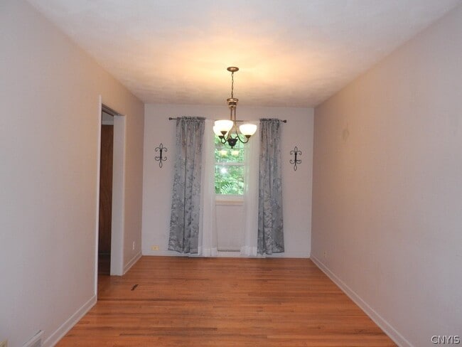 Photo - 504 Hillsboro Pkwy