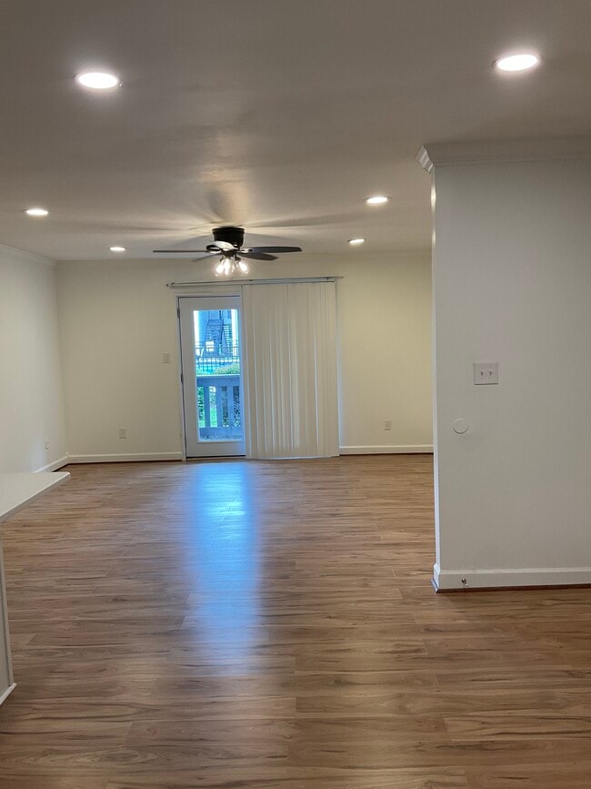 Photo - 1019 Woodland Vlg Unit Woodland VIllage