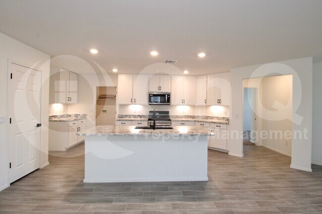 17842 W Gambit Trail