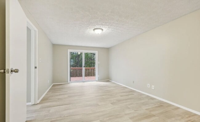 Photo - 2080 Singer Way