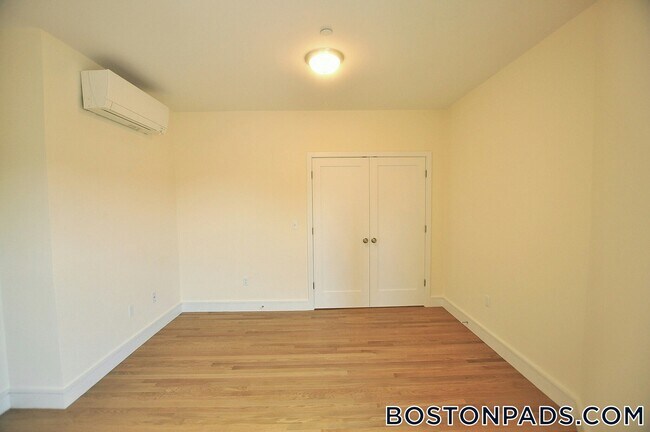 Photo - 877 Beacon St Unit 5