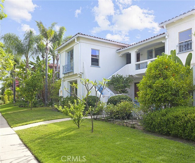 Photo - 1119 S Crescent Heights Blvd Townhome