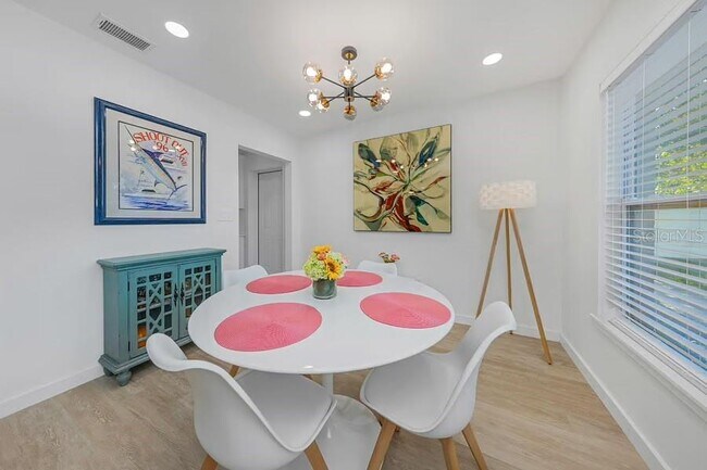 Photo - 1579 Elizabeth Ln