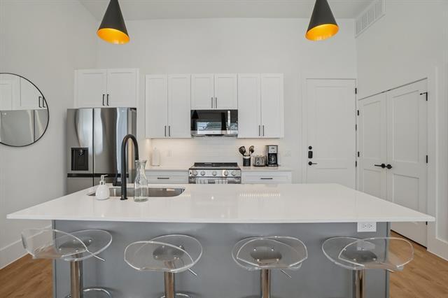 Photo - 6418 Maple Ave Unit 304