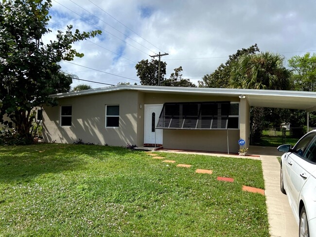 Building Photo - 785 Hibiscus Dr Rental