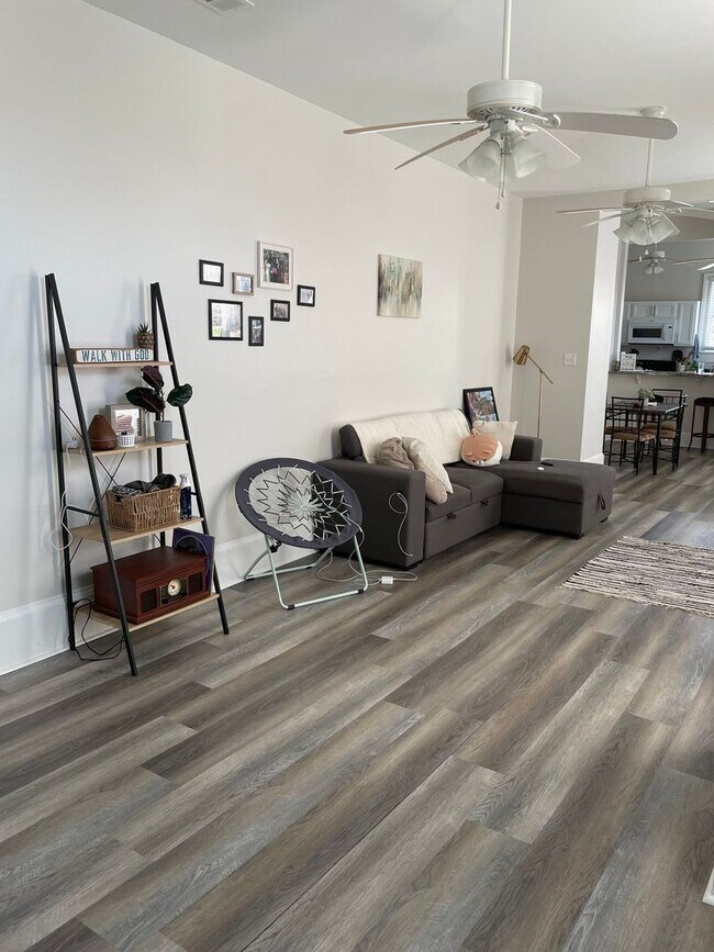 Photo - Spacious 2BD/2.5 BATHS! Across from Langen... Unit # 5