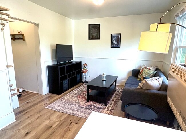 Photo - 426 Leonard St NE Unit B