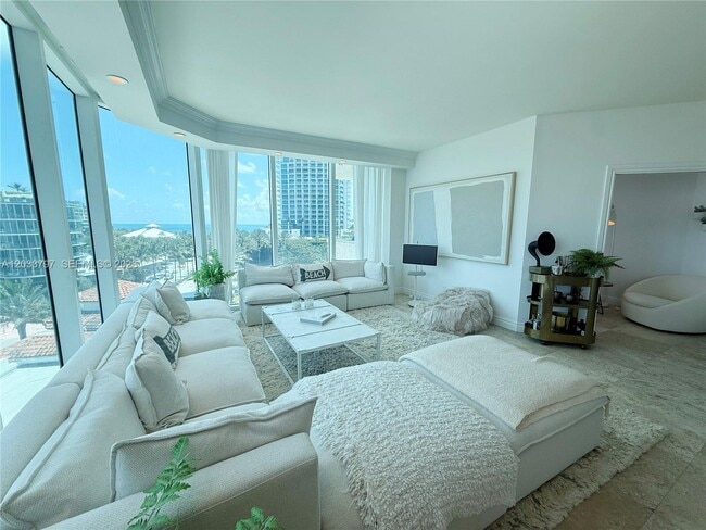 Photo - 300 South Pointe Dr Unidad 705