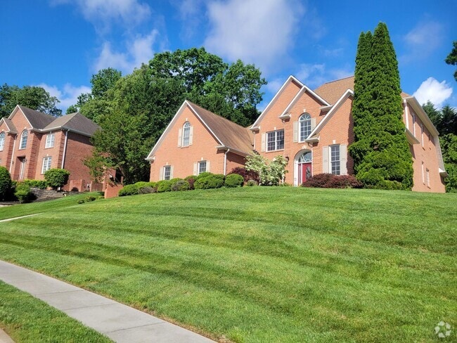 Building Photo - 12821 High Oak Rd Rental