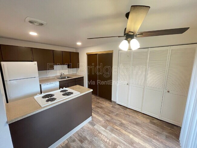 Building Photo - 4821 NE Prescott St