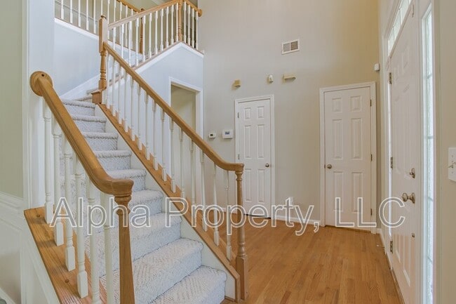 120 Windsong Dr