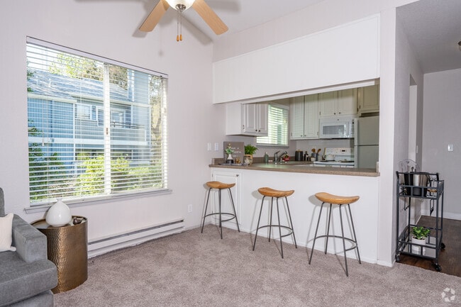 2BR, 1BA - 826SF - Dining Room
