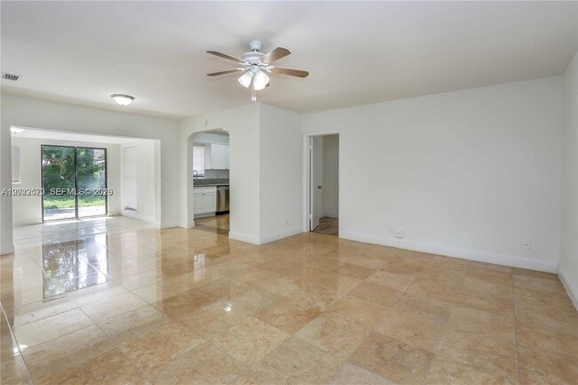 Photo - 200 SW 64th Way