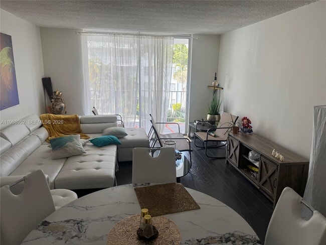 Building Photo - 492 NW 165th St Unit C-314