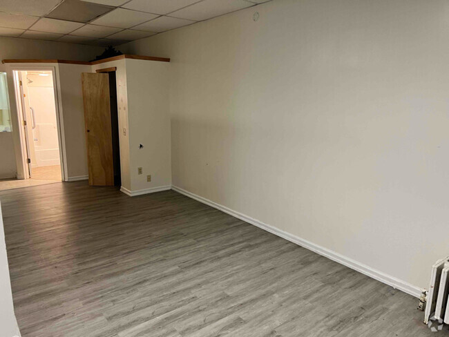 Building Photo - 323 Ebenezer Rd Rental