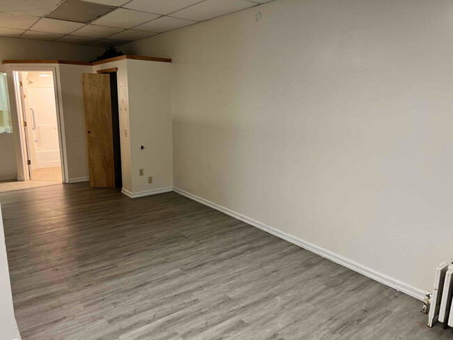 Building Photo - 323 Ebenezer Rd Rental