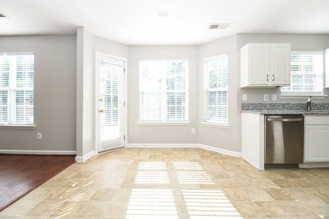 4880 Noah Ridge